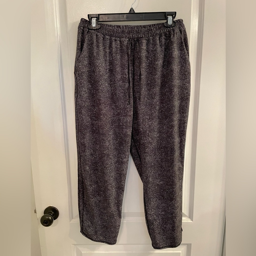 Lululemon Keep It Classic Crop 23" White Noise Alpine White Black